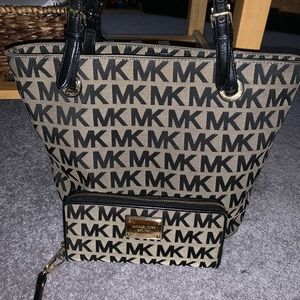 Michael Kors Tote and Wallet Set